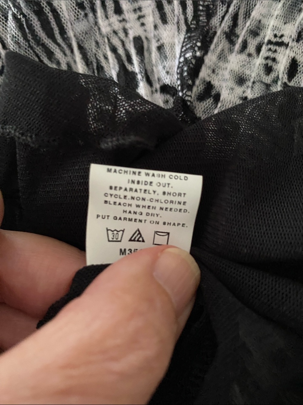 Draper’s and Damon’s Black & White Layered Printed Chiffon Camisole size‎ Large - Picture 5 of 5